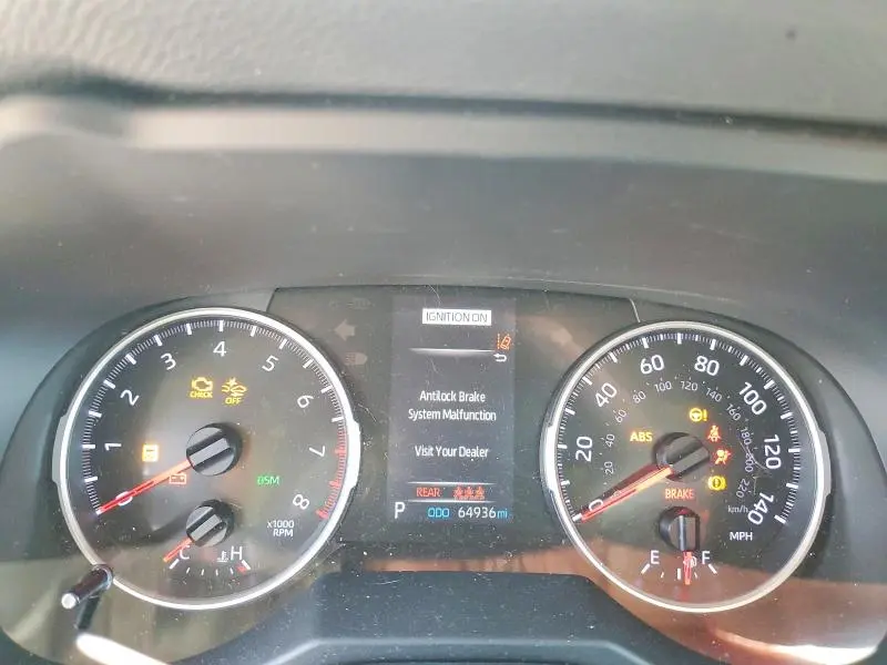 2020 TOYOTA RAV4 XLE  