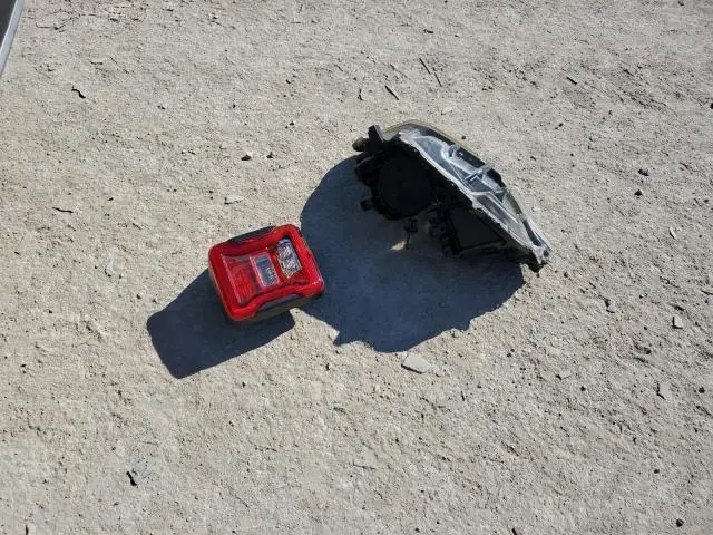 2018 TOYOTA RAV4 HV LE  