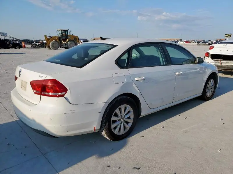 2015 VOLKSWAGEN PASSAT S  
