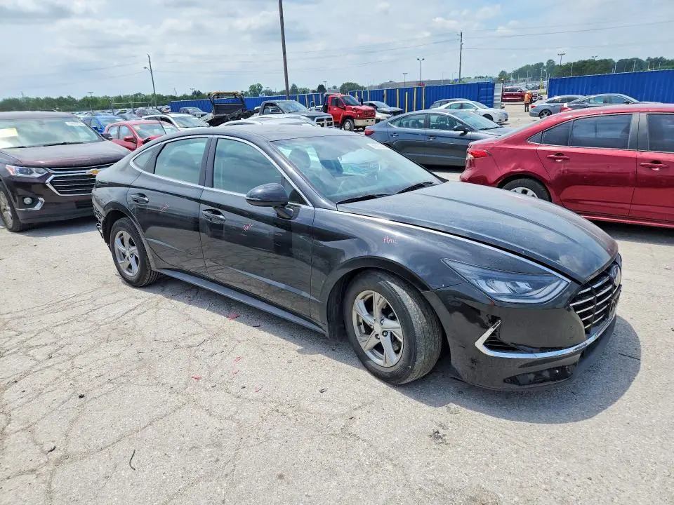 2023 HYUNDAI SONATA SE  