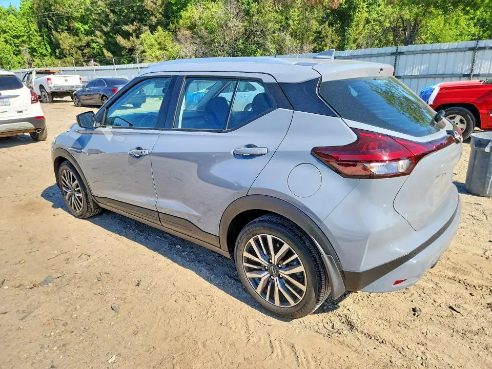 2023 NISSAN KICKS SV  