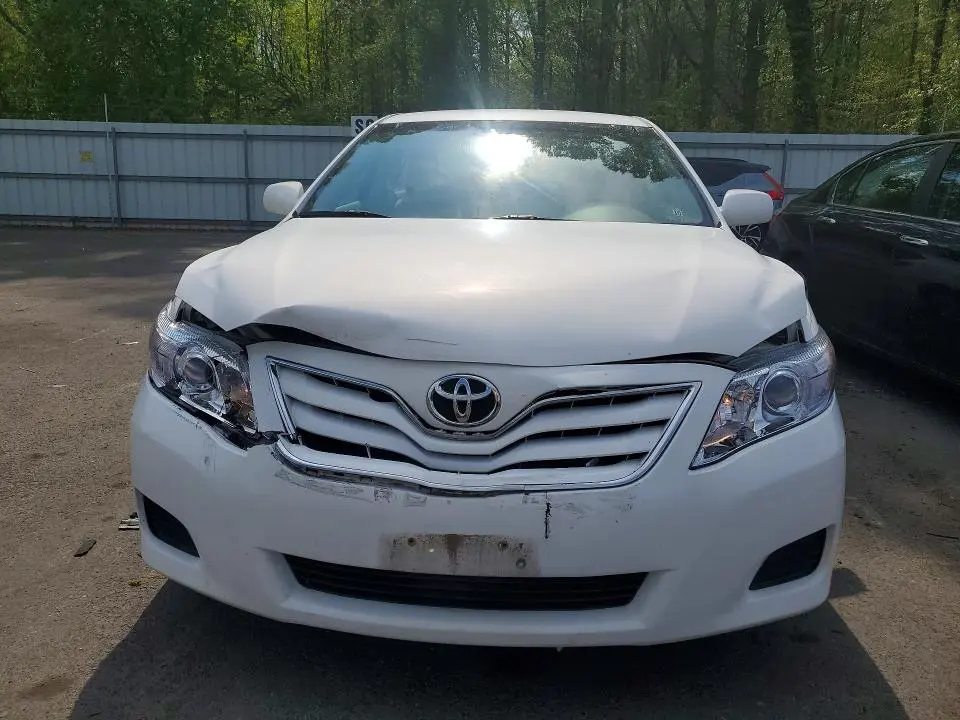 2011 TOYOTA CAMRY LE  
