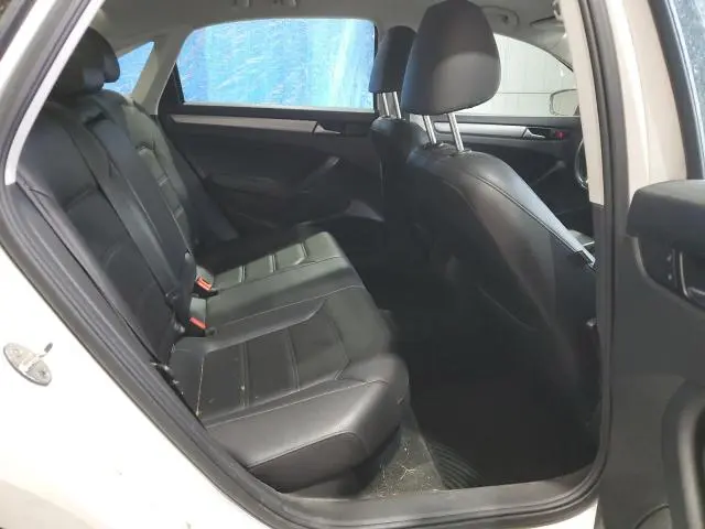 2015 VOLKSWAGEN PASSAT S  