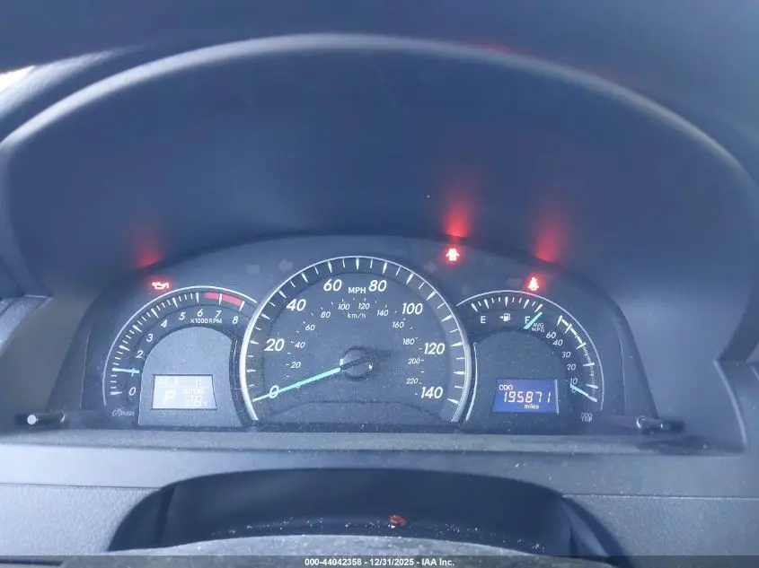 2015 TOYOTA CAMRY LE