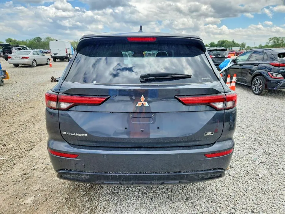 2024 MITSUBISHI OUTLANDER SE  