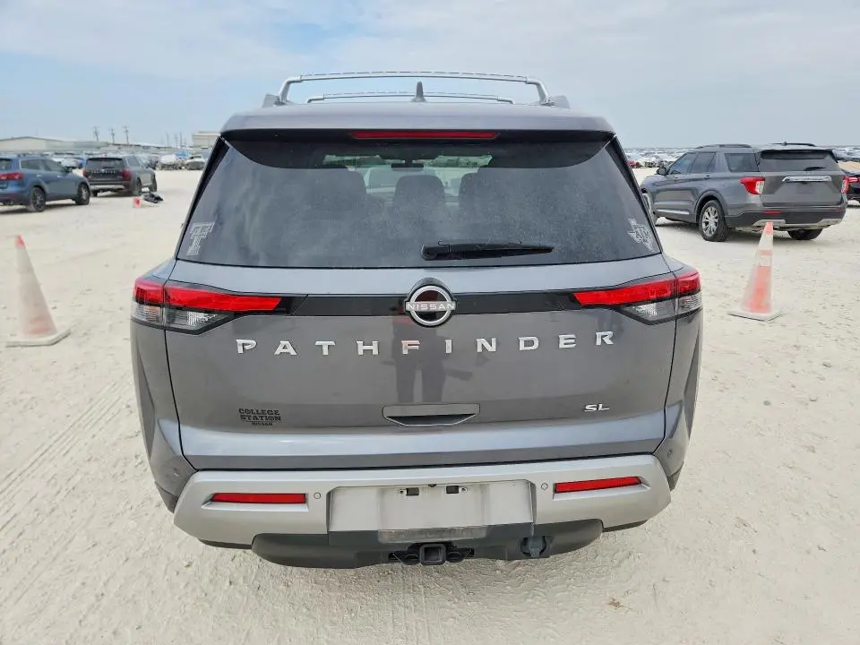 2023 NISSAN PATHFINDER SL  
