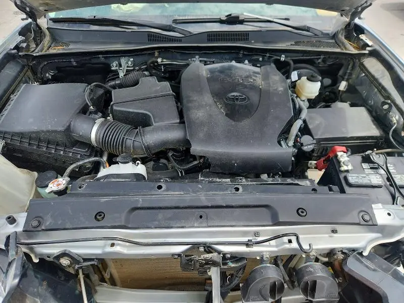 2022 TOYOTA TACOMA SR5 V6  