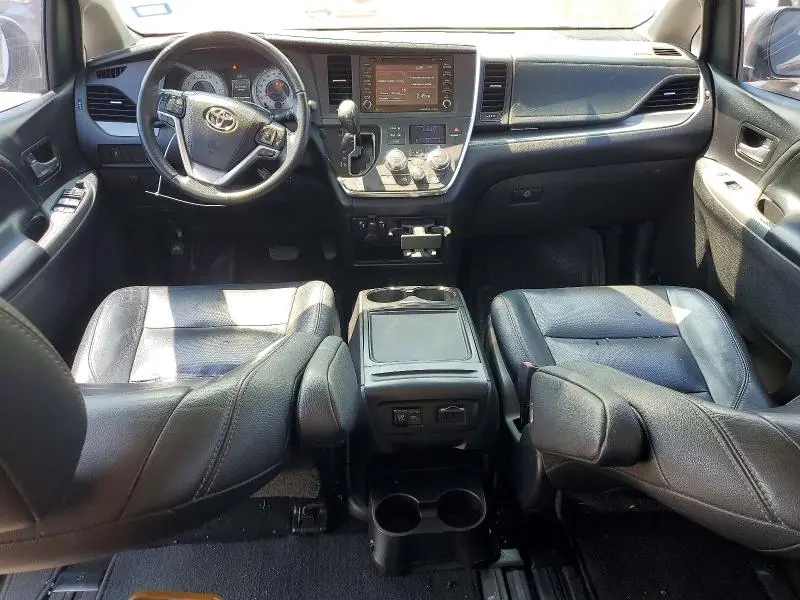 2018 TOYOTA SIENNA SE 8-PASSENGER  