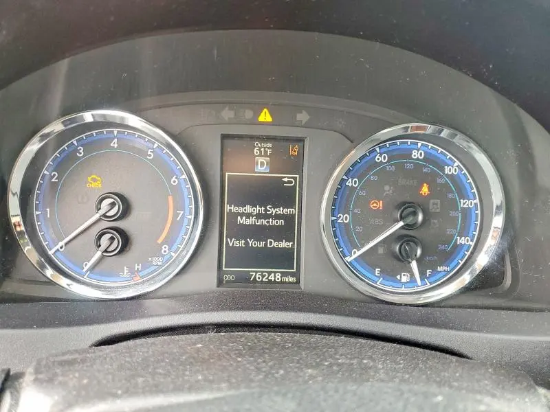 2017 TOYOTA COROLLA SE  