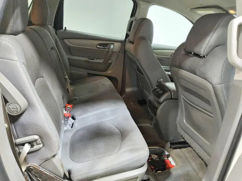 2015 CHEVROLET TRAVERSE LS  