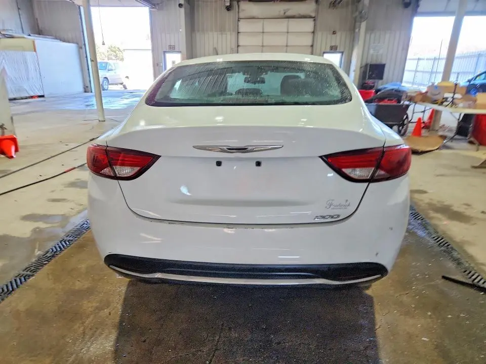 2015 CHRYSLER 200   