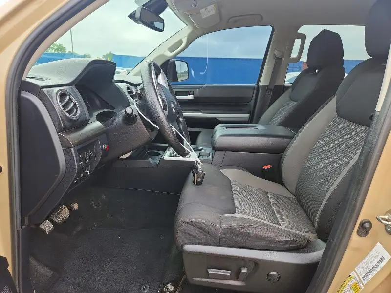 2020 TOYOTA TUNDRA SR5  