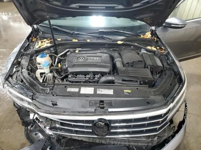 2017 VOLKSWAGEN PASSAT SE  