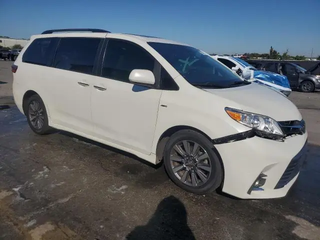 2020 TOYOTA SIENNA XLE 7-PASSENGER  