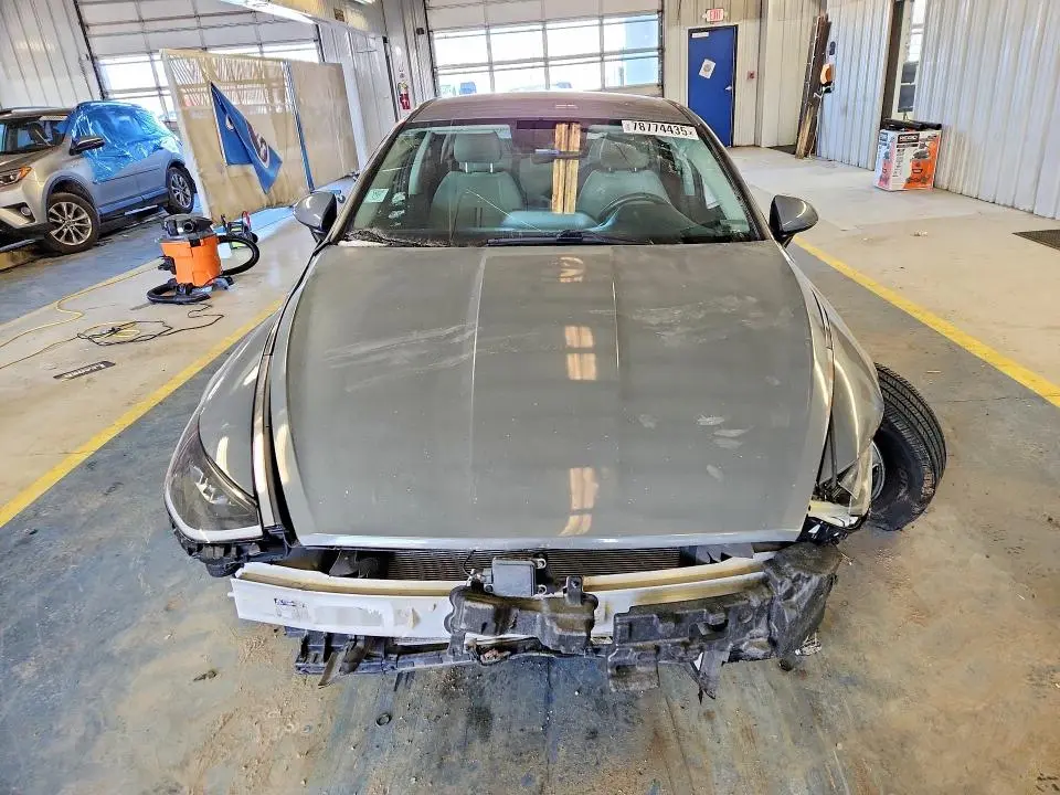 2022 HYUNDAI SONATA SE  