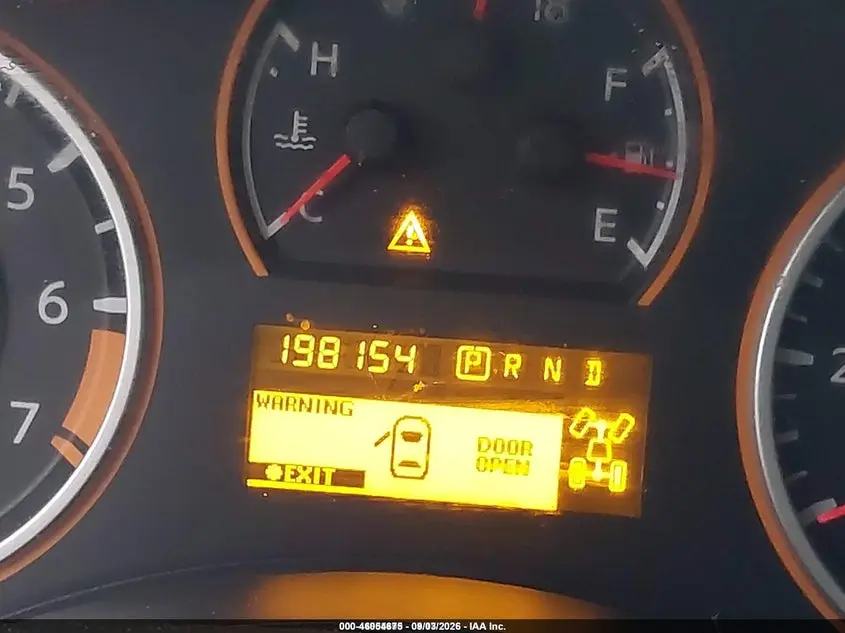 2010 NISSAN TITAN SE