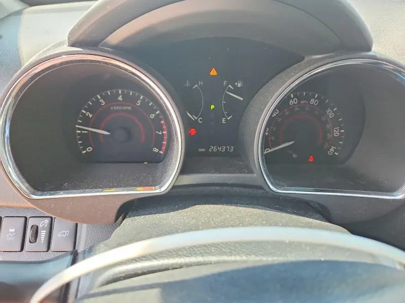 2013 TOYOTA HIGHLANDER SE  