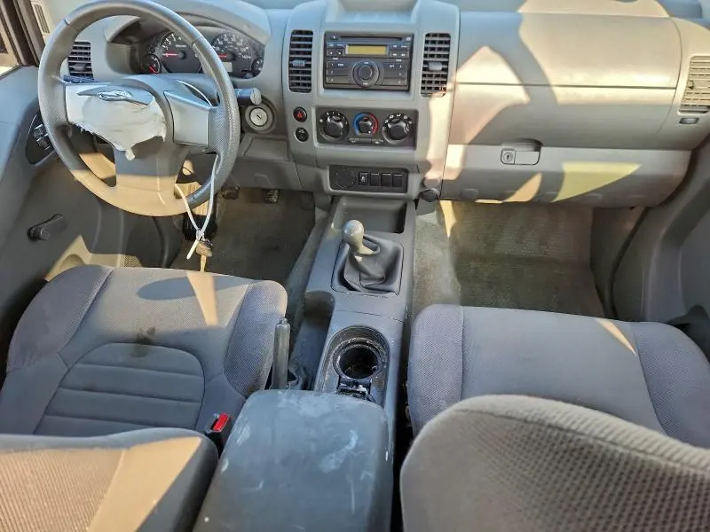 2013 NISSAN FRONTIER S  