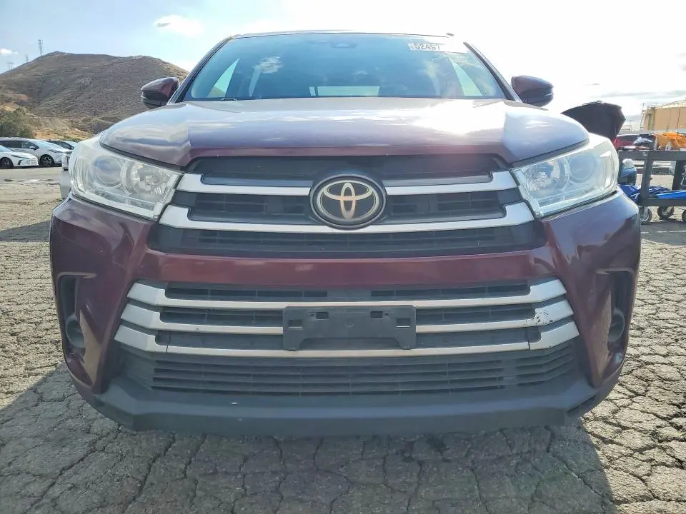 2017 TOYOTA HIGHLANDER LE  