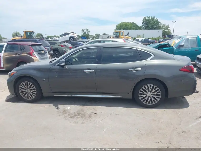 2015 INFINITI Q70L 3.7