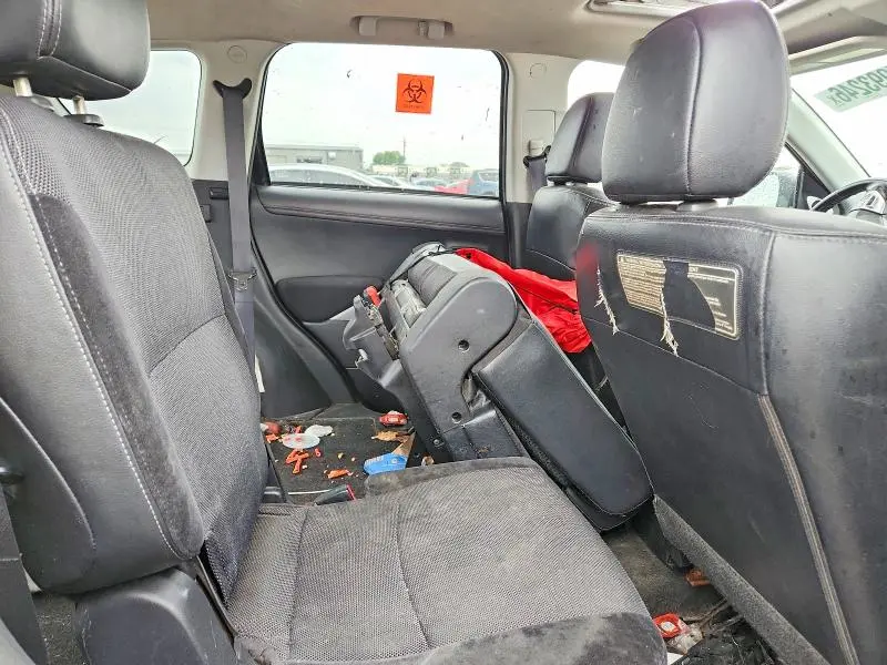 2012 MITSUBISHI OUTLANDER SE  