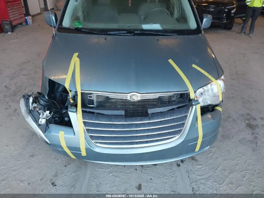 2010 CHRYSLER TOWN & COUNTRY TOURING