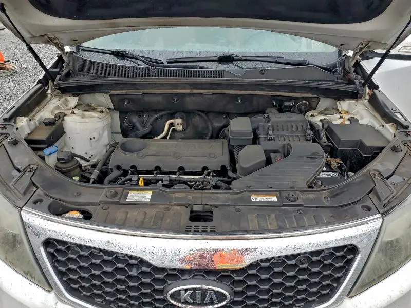2011 KIA SORENTO BASE  