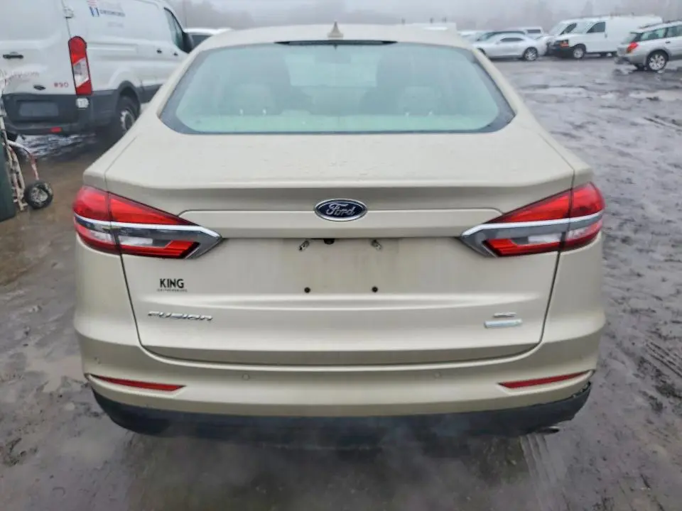 2019 FORD FUSION SE  
