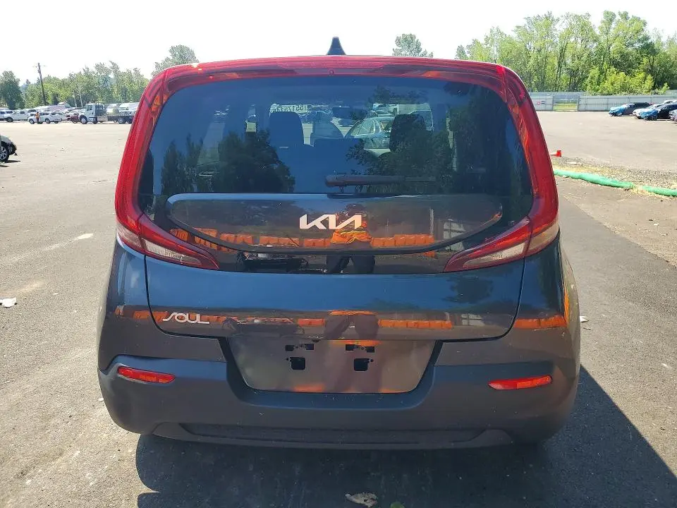 2022 KIA SOUL LX  