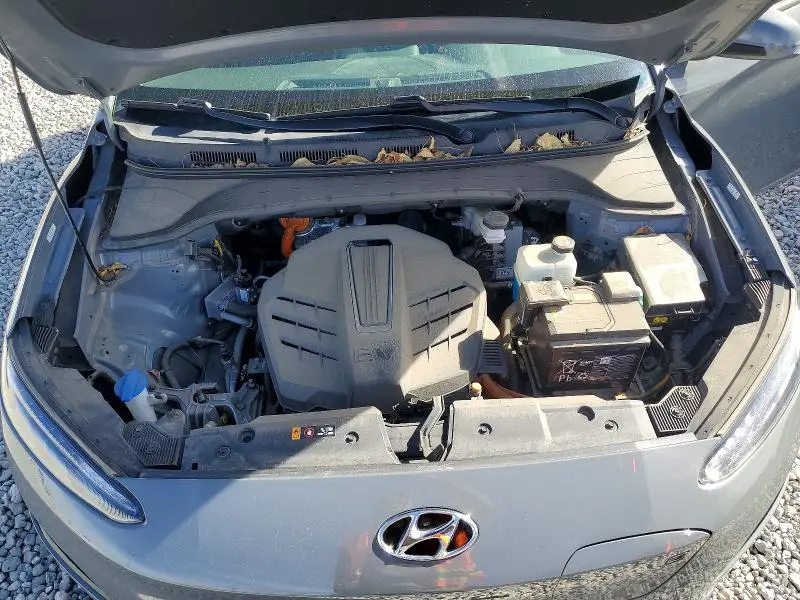 2023 HYUNDAI KONA SE  