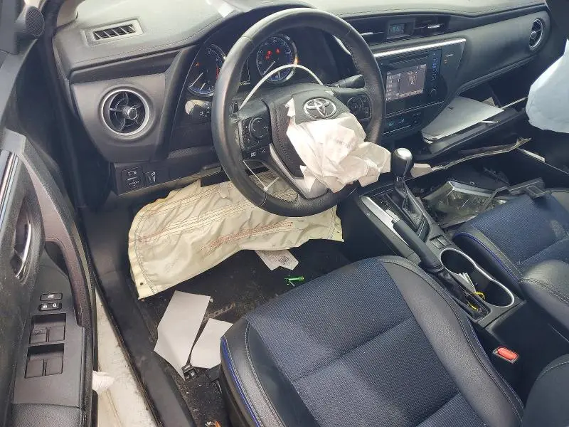 2017 TOYOTA COROLLA SE  