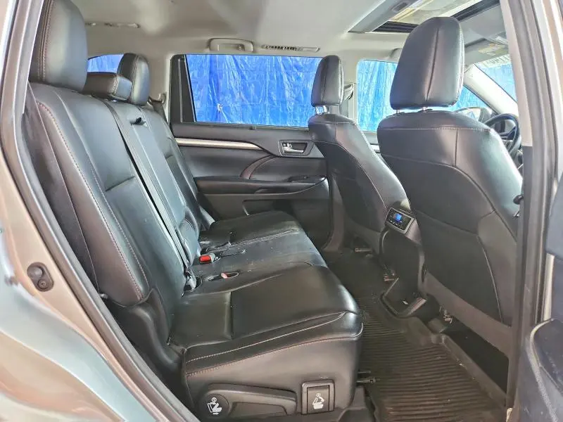 2018 TOYOTA HIGHLANDER XLE  