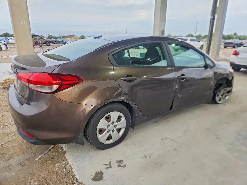 2017 KIA FORTE LX  