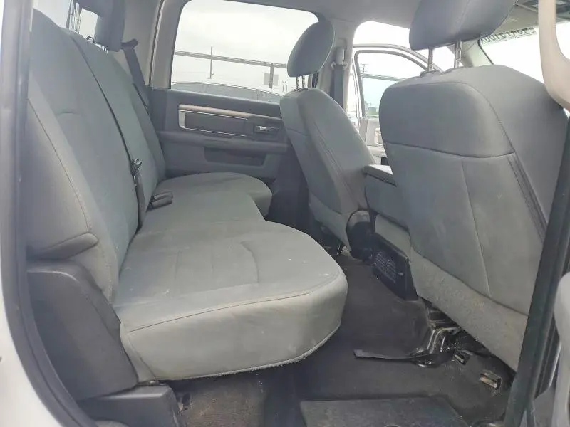 2017 RAM 1500 SLT  