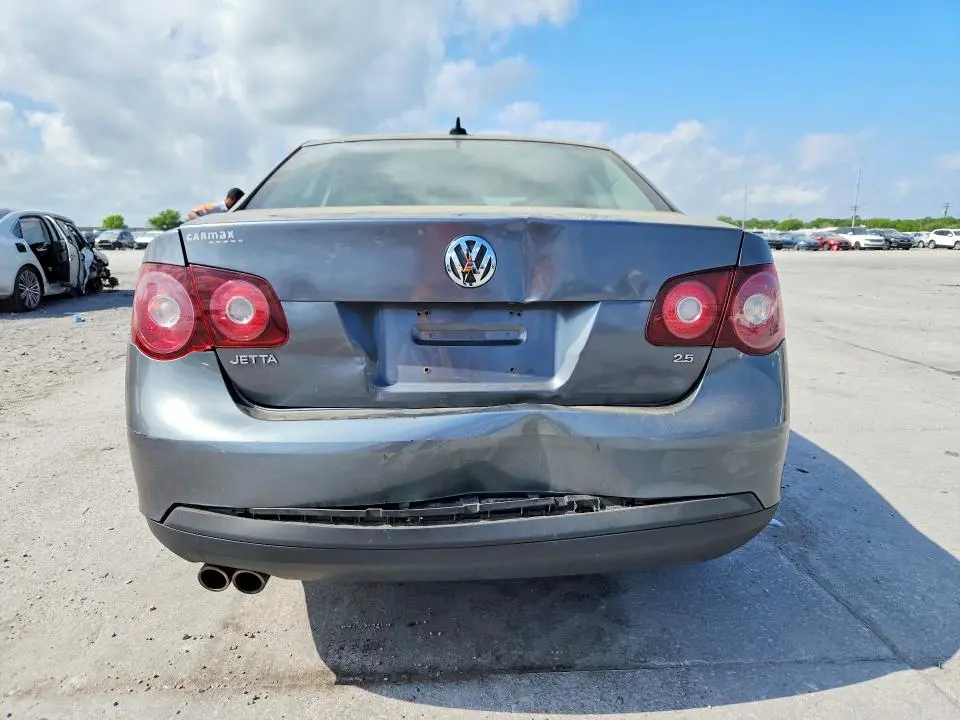 2010 VOLKSWAGEN JETTA SE  
