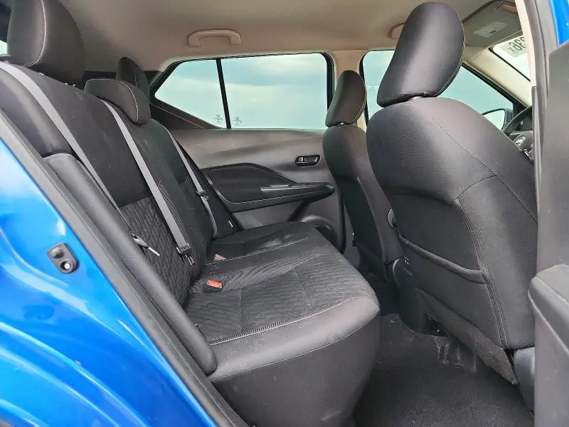 2021 NISSAN KICKS S  