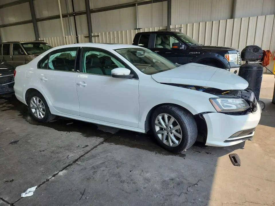2015 VOLKSWAGEN JETTA SE  