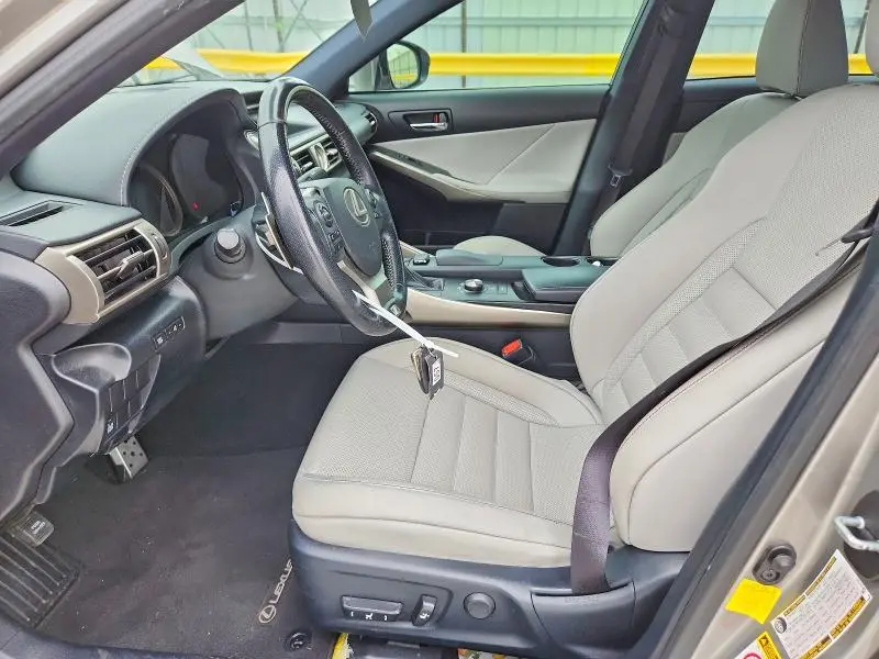 2016 LEXUS IS   