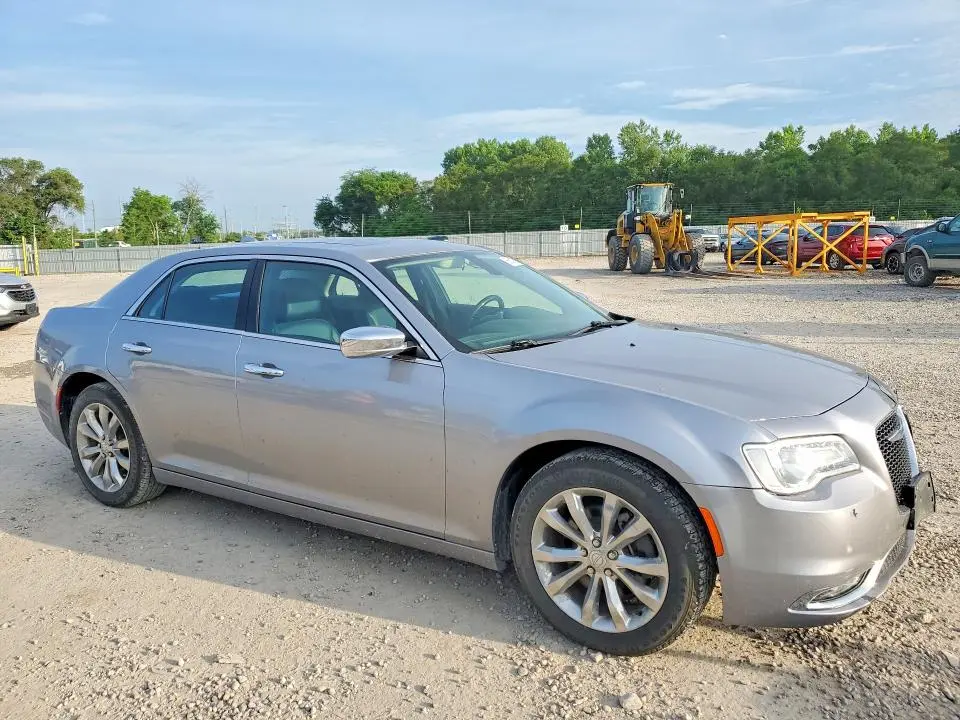 2017 CHRYSLER 300C   