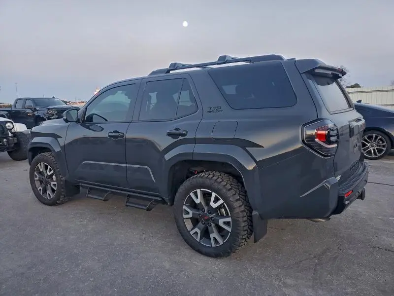 2025 TOYOTA 4RUNNER SR5  