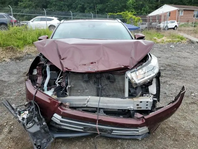 2019 TOYOTA HIGHLANDER SE  