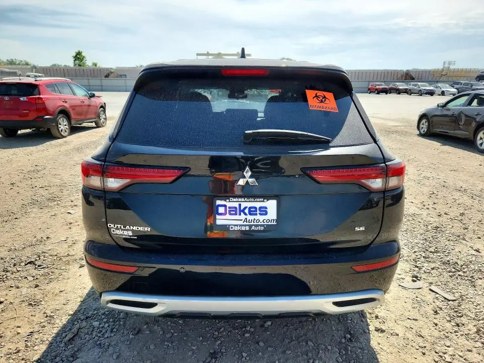 2024 MITSUBISHI OUTLANDER SE  