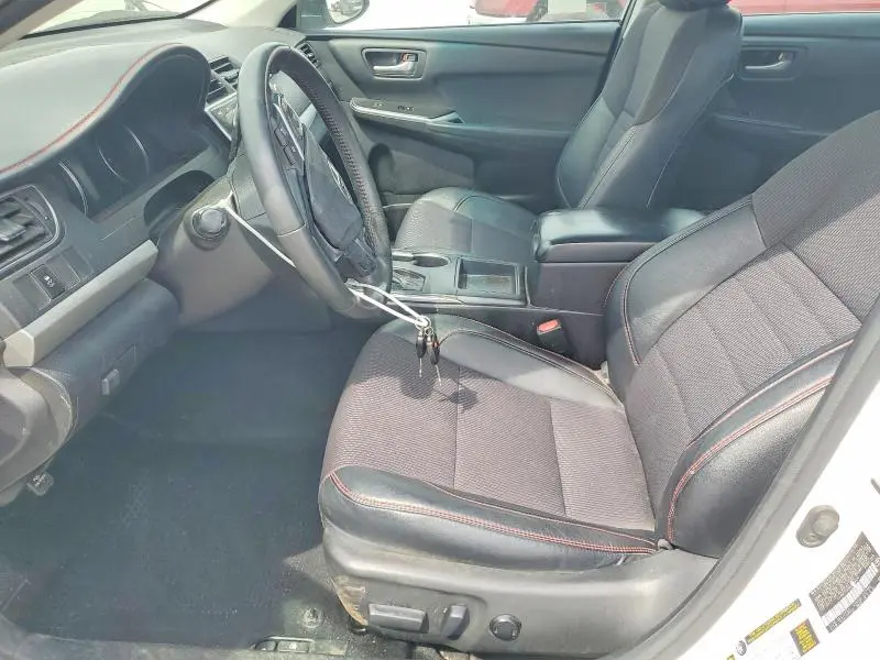 2017 TOYOTA CAMRY SE  