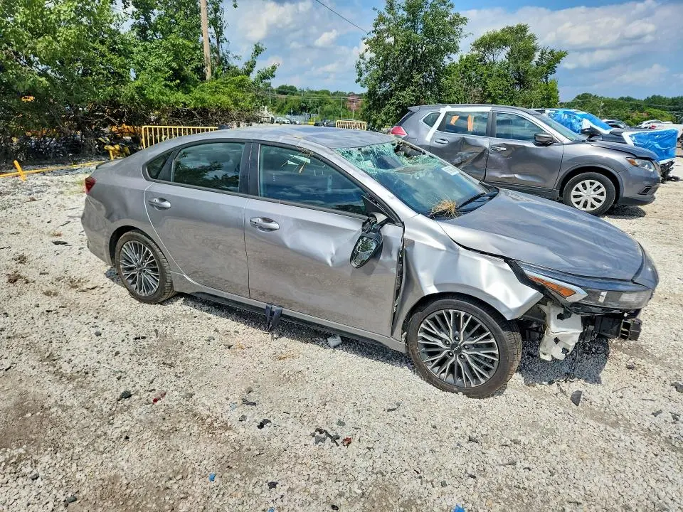 2023 KIA FORTE GT LINE  