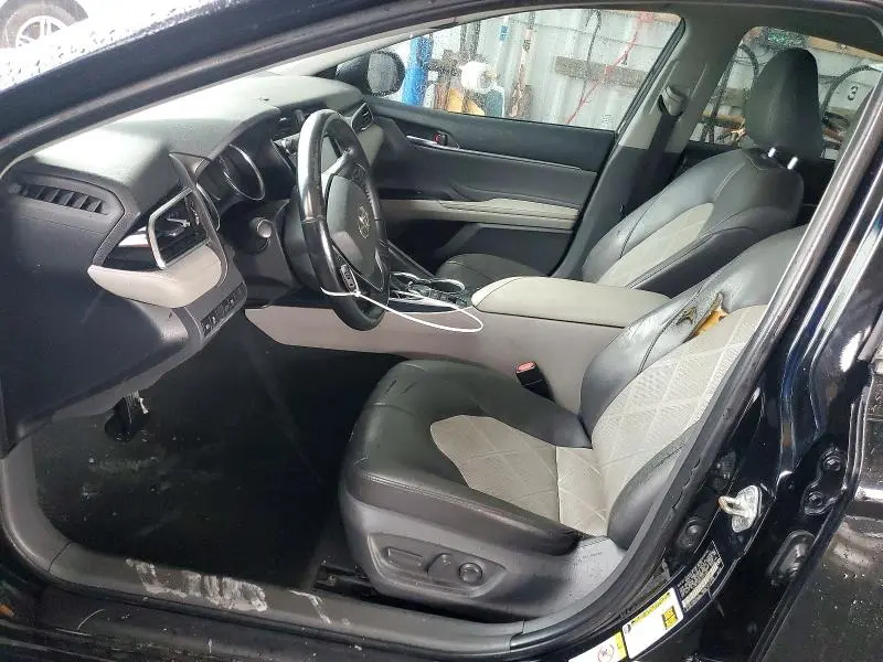2018 TOYOTA CAMRY XLE  