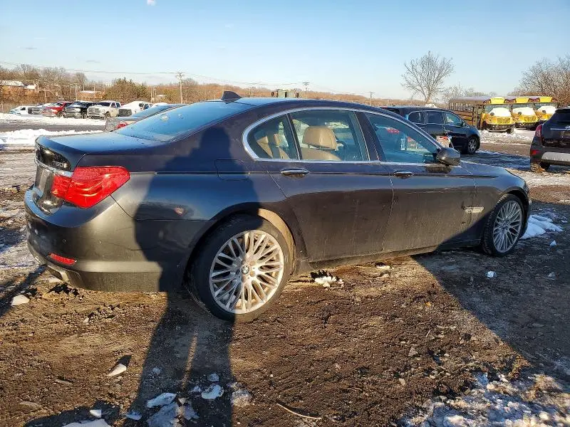 2011 BMW 750 XI  