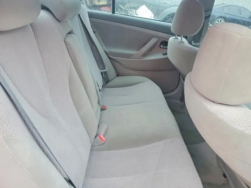 2010 TOYOTA CAMRY LE  