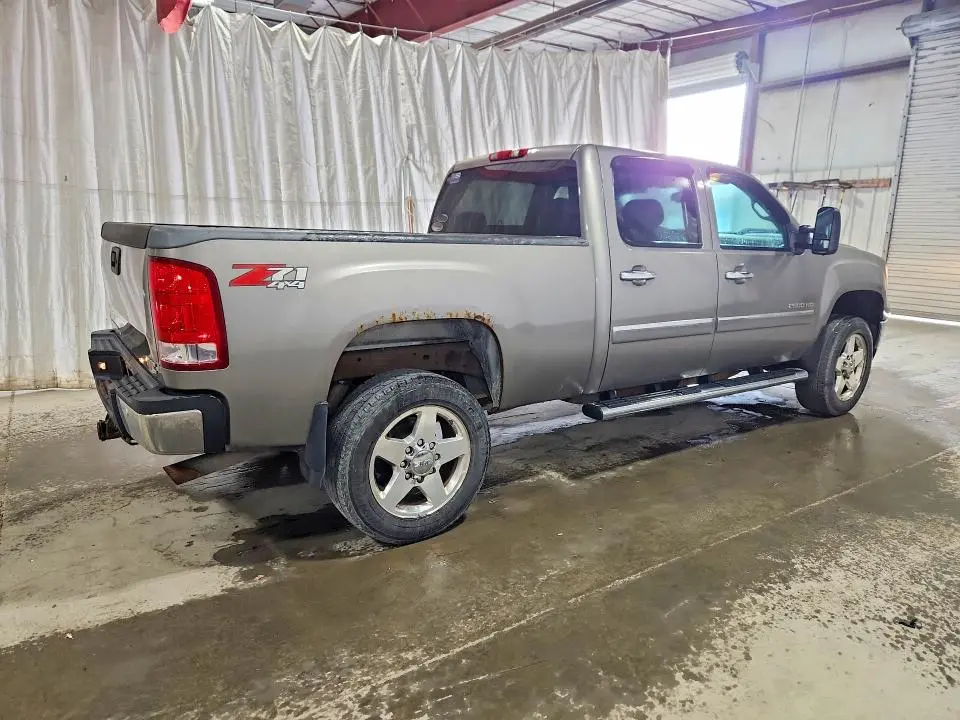 2013 GMC SIERRA K2500 SLE  