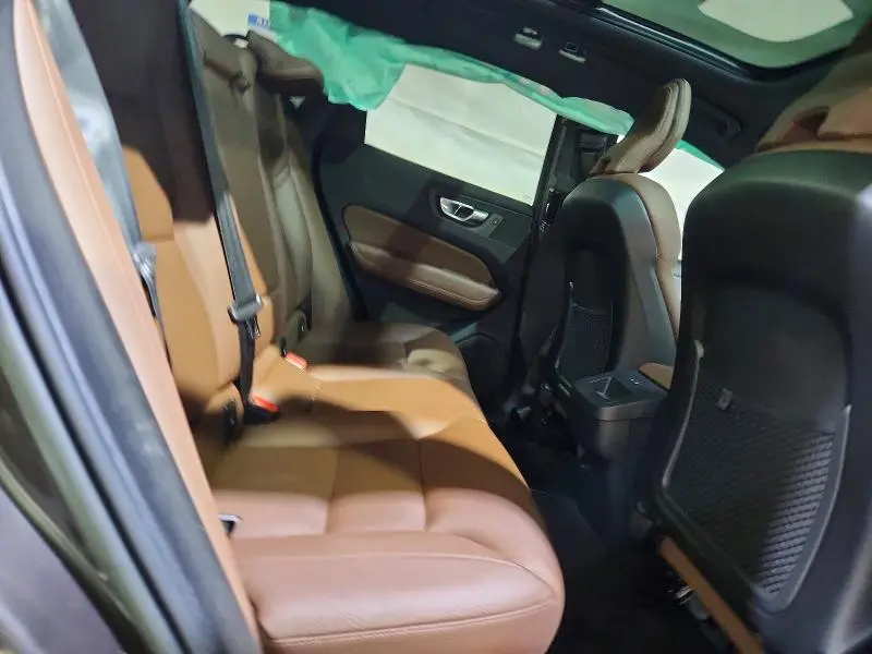 2023 VOLVO XC60 PLUS  