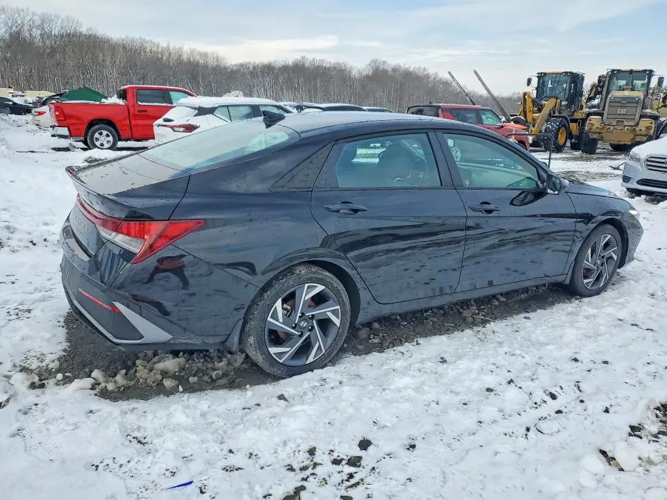 2025 HYUNDAI ELANTRA SEL SPORT  